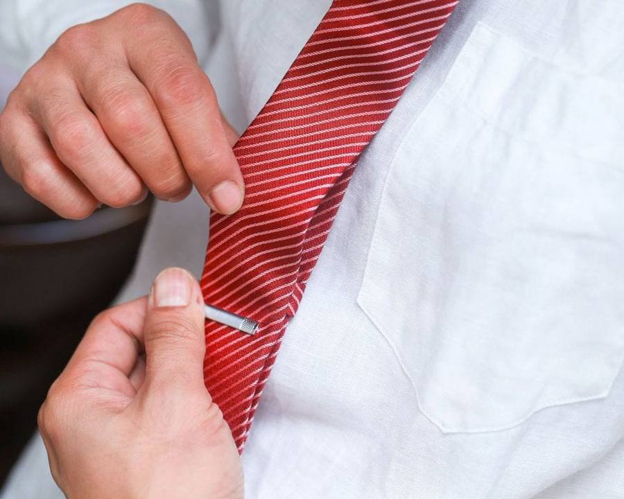 Крепление запонки на галстук