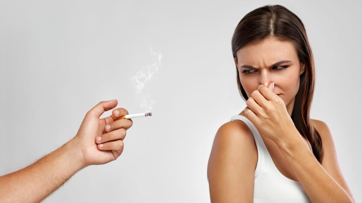 Как избавиться от запаха сигарет